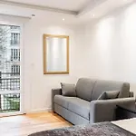 A French Chic Appartment In Victor Hugo